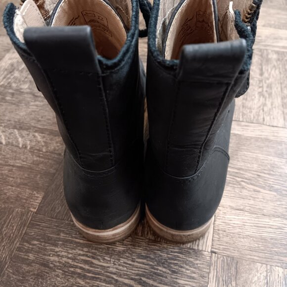 Lands' End Bennett Heritage Boots - goodyear welt - classic design boots 7 - Picture 7 of 11